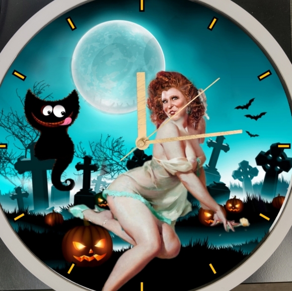 Hocus pocus Winifred and her Cat clock - Picture 4 of 6